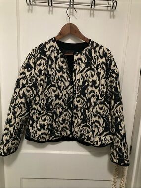Zara small blue cream Ikat pattern quilted jacket